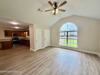 Perfect Starter Home -Buy for less than rent! Built in 2019 - photo 2