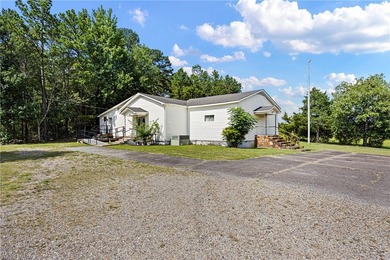 Beautifully maintained 2,950 sq. ft. church facility offering a - photo 3