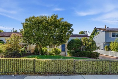 Nestled in Burlingame's highly desirable Easton Addition, this - photo 2
