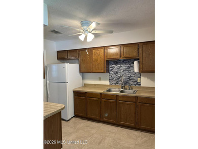 GREAT VALUE!!! Well-maintained brick home offering 3 bedrooms - photo 4