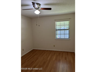 GREAT VALUE!!! Well-maintained brick home offering 3 bedrooms - photo 6
