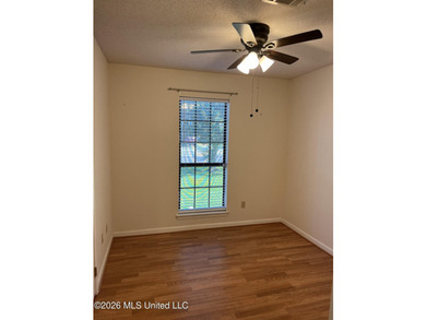 GREAT VALUE!!! Well-maintained brick home offering 3 bedrooms - photo 7
