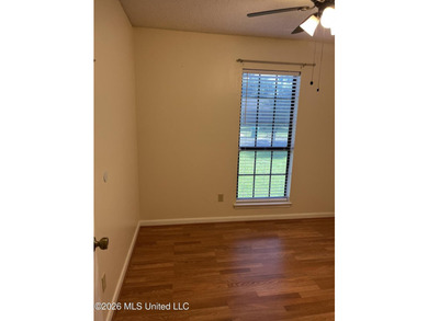 GREAT VALUE!!! Well-maintained brick home offering 3 bedrooms - photo 9