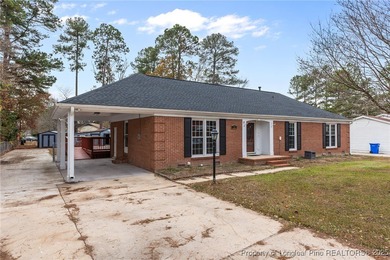 WELCOME to Ft Bragg!! This home is 10 Minutes from the Canopy Rd