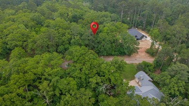 Tucked away on a quiet street in the gated community of Hideaway - photo 1