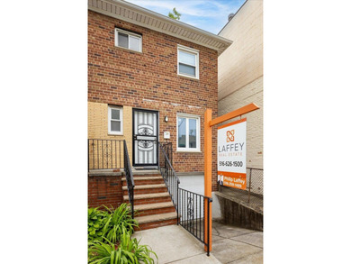Welcome to 25-33 Francis Lewis Boulevard , Whitestone. This - photo 2