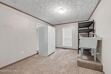 Spacious 3BR/2BA double-wide home with 2,342 SF on 1.37 acres in - photo 14