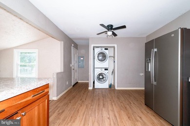 Welcome to lakefront living in Collings Lakes! This 3-bedroom - photo 18