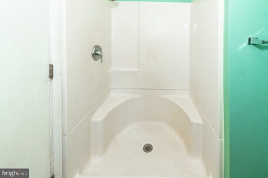 Welcome to lakefront living in Collings Lakes! This 3-bedroom - photo 20