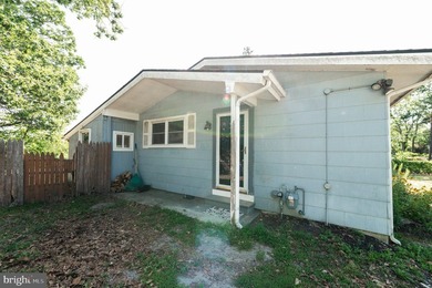 Welcome to lakefront living in Collings Lakes! This 3-bedroom - photo 33