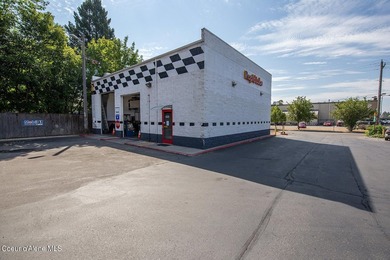 Separate lots for a total of 1.50 acres. 2 businesses plus - photo 6