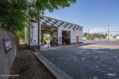 Separate lots for a total of 1.50 acres. 2 businesses plus - photo 7