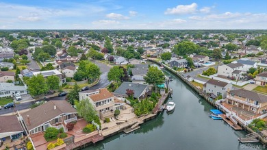 Waterfront Living at Its Finest! This exceptional waterfront - photo 37