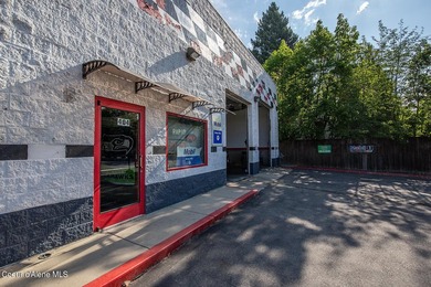 Separate lots for a total of 1.50 acres. 2 businesses plus - photo 8