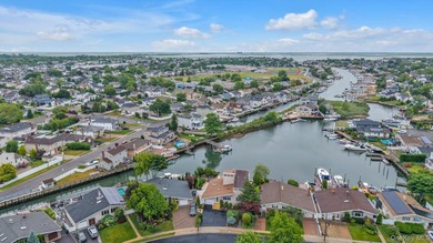 Waterfront Living at Its Finest! This exceptional waterfront - photo 38