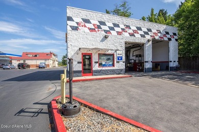 Separate lots for a total of 1.50 acres. 2 businesses plus - photo 9
