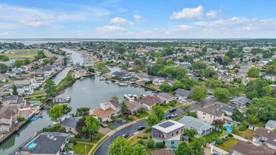 Waterfront Living at Its Finest! This exceptional waterfront - photo 39