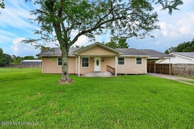 **Charming Bay Saint Louis Cottage - A Steal of a Deal!** - photo 2