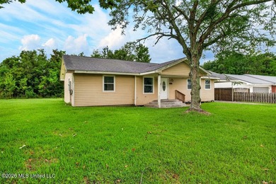 **Charming Bay Saint Louis Cottage - A Steal of a Deal!** - photo 3