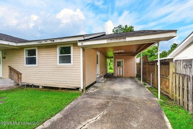 **Charming Bay Saint Louis Cottage - A Steal of a Deal!** - photo 5