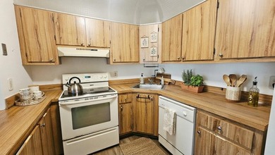 Two bedroom first floor unit in the lovely community of Sable - photo 8
