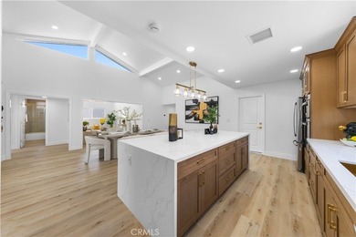 Welcome to this exquisitely renovated single-story home - photo 14