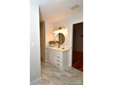 Welcome to this beautifully remodeled two-bedroom, two-bath - photo 20