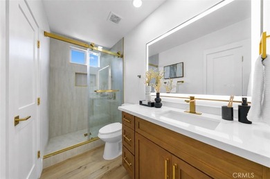 Welcome to this exquisitely renovated single-story home - photo 24