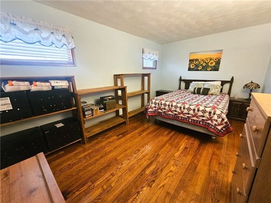 Welcome to this spacious 3-bedroom home with attached garage - photo 25