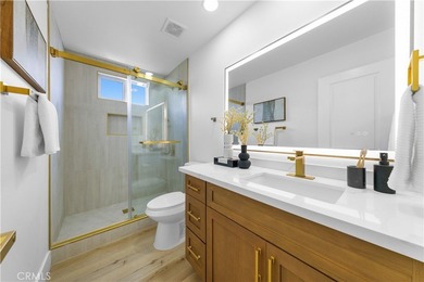 Welcome to this exquisitely renovated single-story home - photo 31