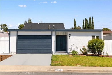 Welcome to this exquisitely renovated single-story home - photo 47