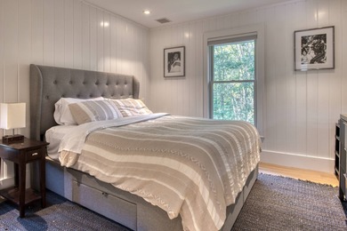 Located on a serene cul-de-sac just moments from Sag Harbor - photo 14