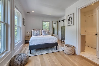 Located on a serene cul-de-sac just moments from Sag Harbor - photo 15