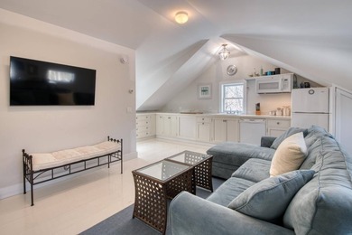 Located on a serene cul-de-sac just moments from Sag Harbor - photo 25