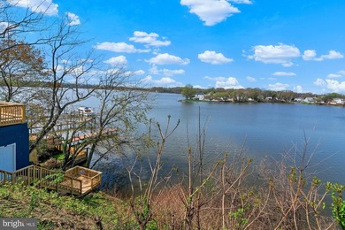 Welcome to your waterfront retreat, where comfort meet scenic - photo 4