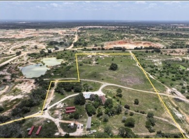 icture a serene 22.79-acre ranch w/a picturesque view from the