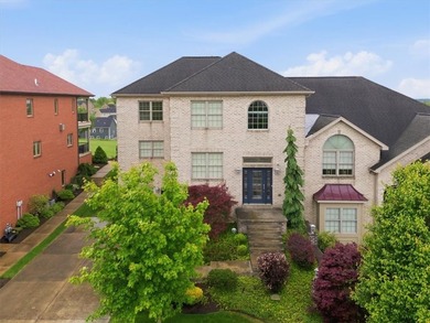 Welcome Home to 1043 Blackthorne Dr located in the lovely golf - photo 1