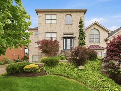 Welcome Home to 1043 Blackthorne Dr located in the lovely golf - photo 2