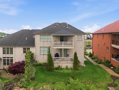 Welcome Home to 1043 Blackthorne Dr located in the lovely golf - photo 3