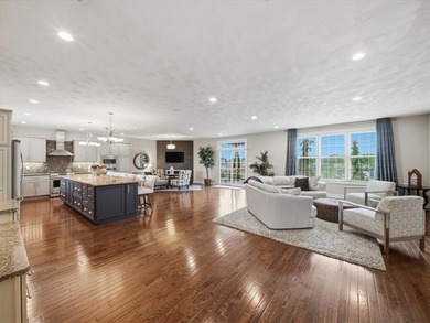 Welcome Home to 1043 Blackthorne Dr located in the lovely golf - photo 4