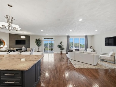 Welcome Home to 1043 Blackthorne Dr located in the lovely golf - photo 5