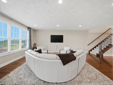 Welcome Home to 1043 Blackthorne Dr located in the lovely golf - photo 10