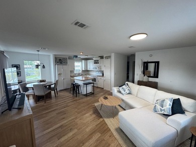 BEAUTIFUL HOME, WELL MAINTAINED, WITH 2 BEDROOMS, 2 BATHS - photo 12