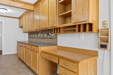 Very well-built and meticulously maintained, this 3-bedroom - photo 13