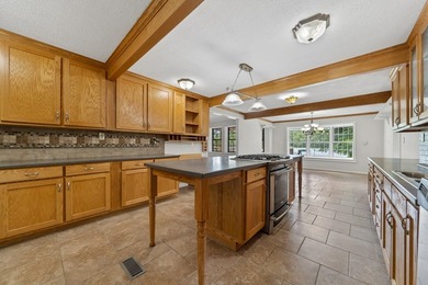 Very well-built and meticulously maintained, this 3-bedroom - photo 17