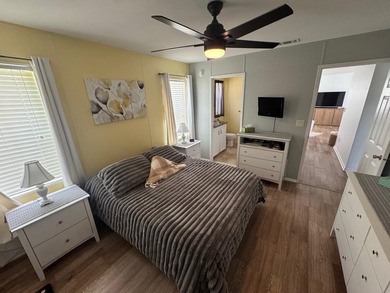 BEAUTIFUL HOME, WELL MAINTAINED, WITH 2 BEDROOMS, 2 BATHS - photo 18