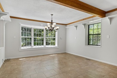Very well-built and meticulously maintained, this 3-bedroom - photo 19