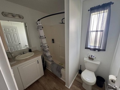 BEAUTIFUL HOME, WELL MAINTAINED, WITH 2 BEDROOMS, 2 BATHS - photo 23
