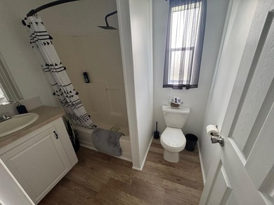BEAUTIFUL HOME, WELL MAINTAINED, WITH 2 BEDROOMS, 2 BATHS - photo 24