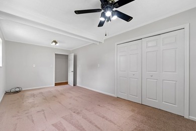 Very well-built and meticulously maintained, this 3-bedroom - photo 27